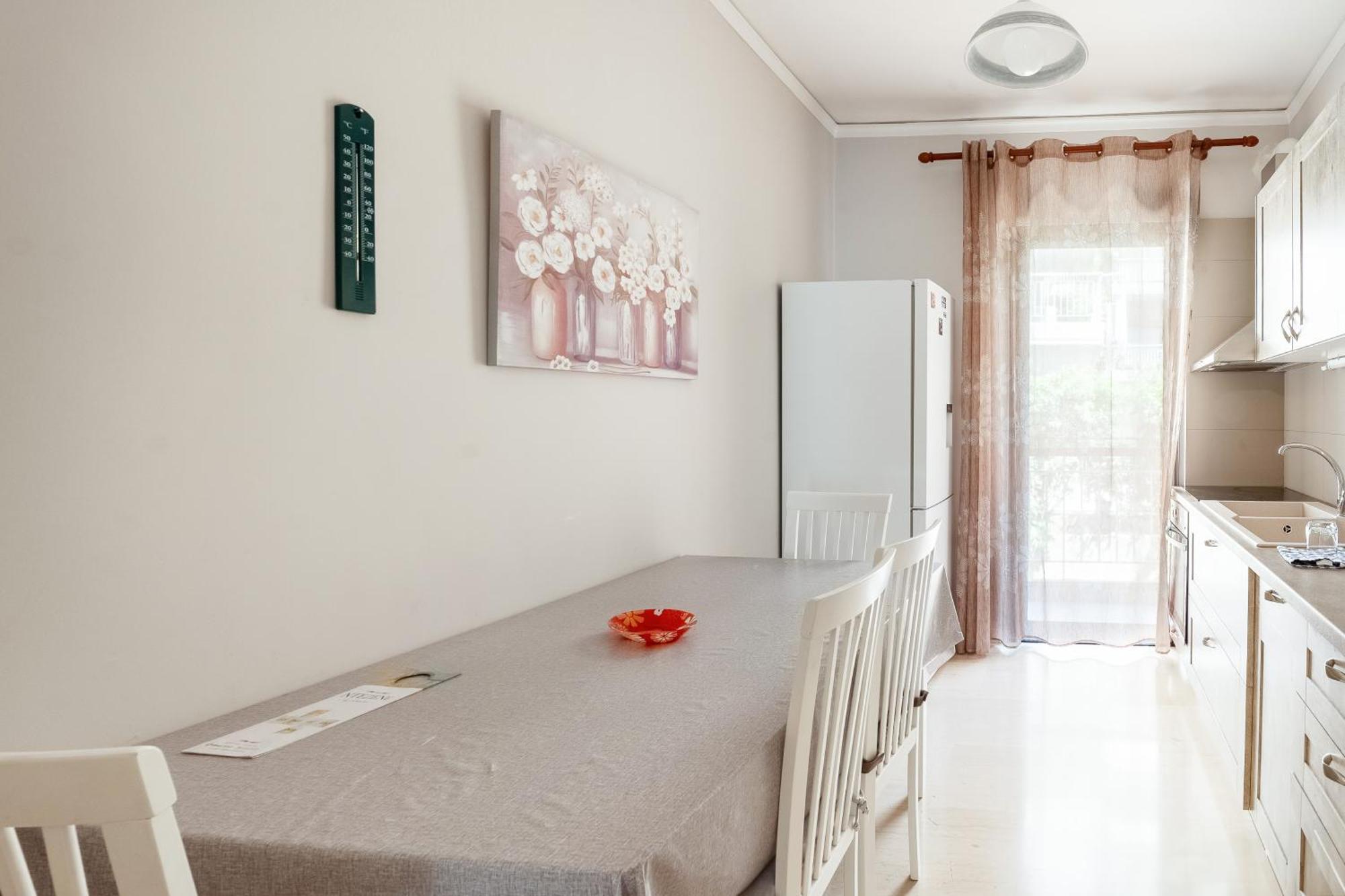 Charming & Authentic Gem - Walk To Port & Shops! Patras Exterior foto